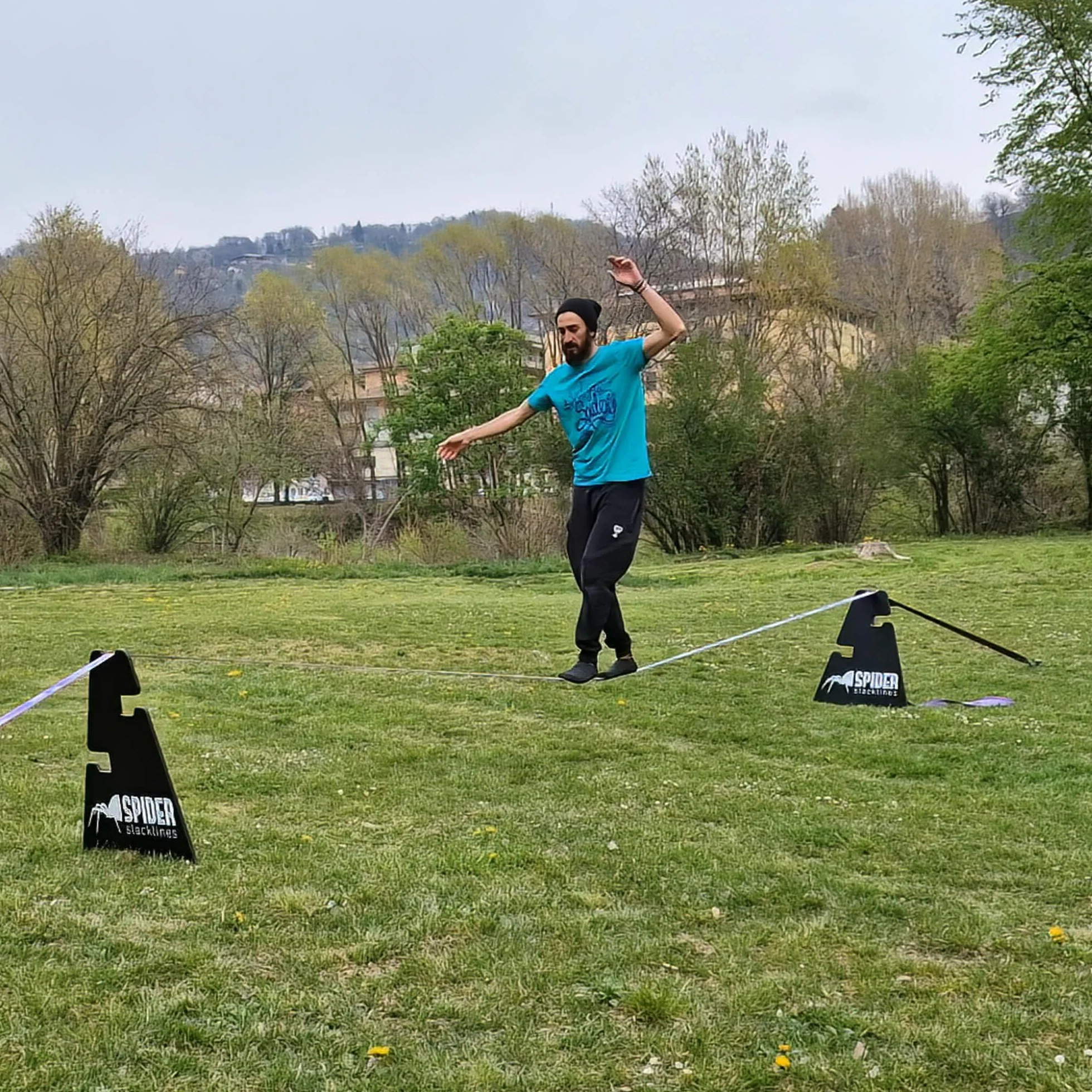 Kit Slackline Extérieur 20 mètres pour Débutants sans Arbres