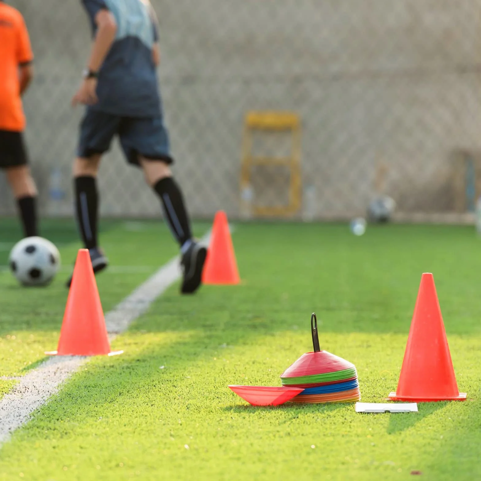 MIVIDE 100pcs Plots Sport 19x5cm Football Entrainement Cône de Disque pour Délimitation Marquage