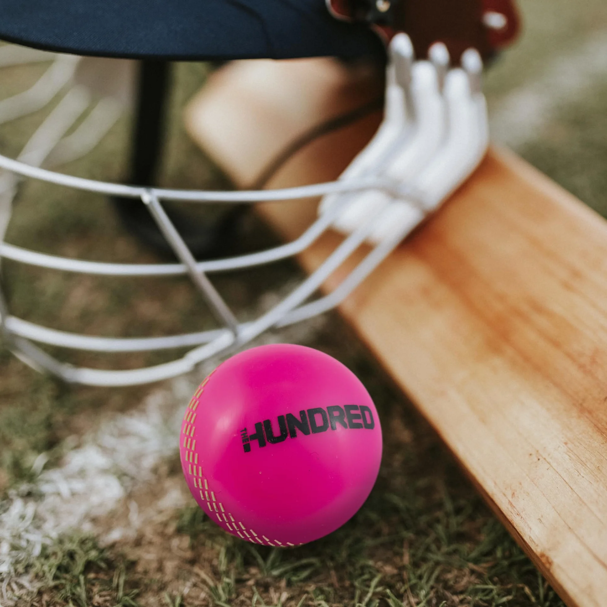 Hy-Pro Lot de 3 balles d'entraînement The Hundred Windball, vert, rose, noir, équipement de cricket