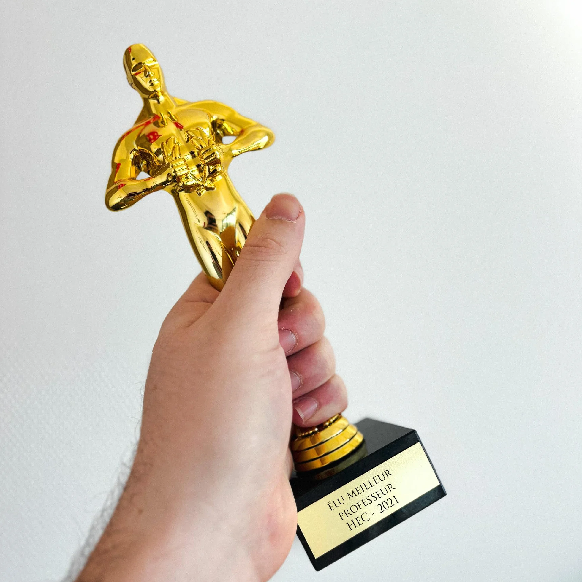 Trophée Personnalisable Statuette Dorée Gravé Texte Cadeau Fête des Pères Noël Retraite Homme