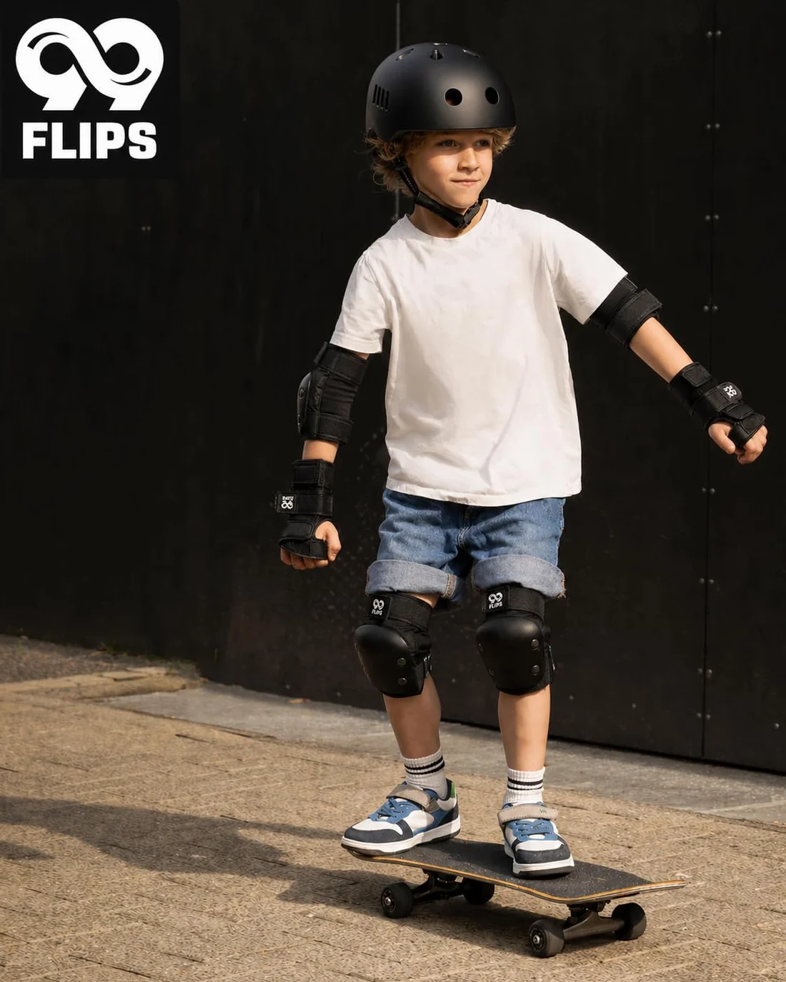 99FLIPS Protection Skateboard Enfant - Protege Genoux Skate et Freestyle BMX Taille SM Noir