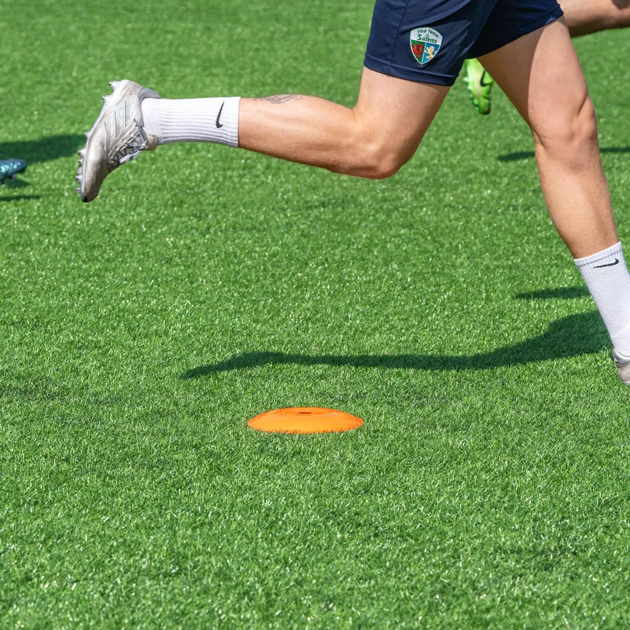 FORZA Plots de Marquage d’Entraînement Presque Plats Pack de 50 Ultra-Durables