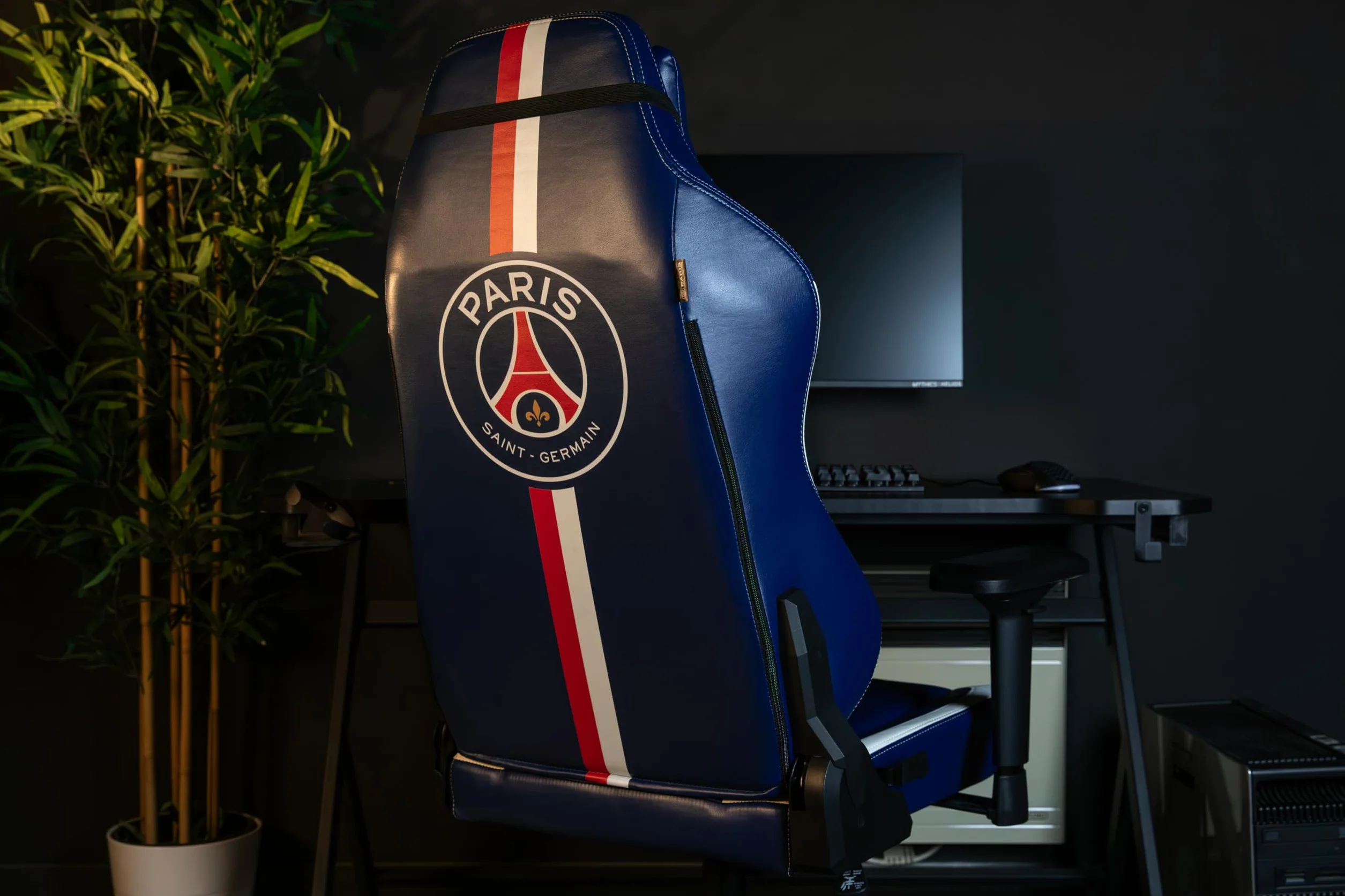 Konix PSG Chaise de Bureau Gaming Premium Inclinaison 150° Cuir Polyuréthane Coussin Lombaire Cervical Réglable Appui Tête Bleu