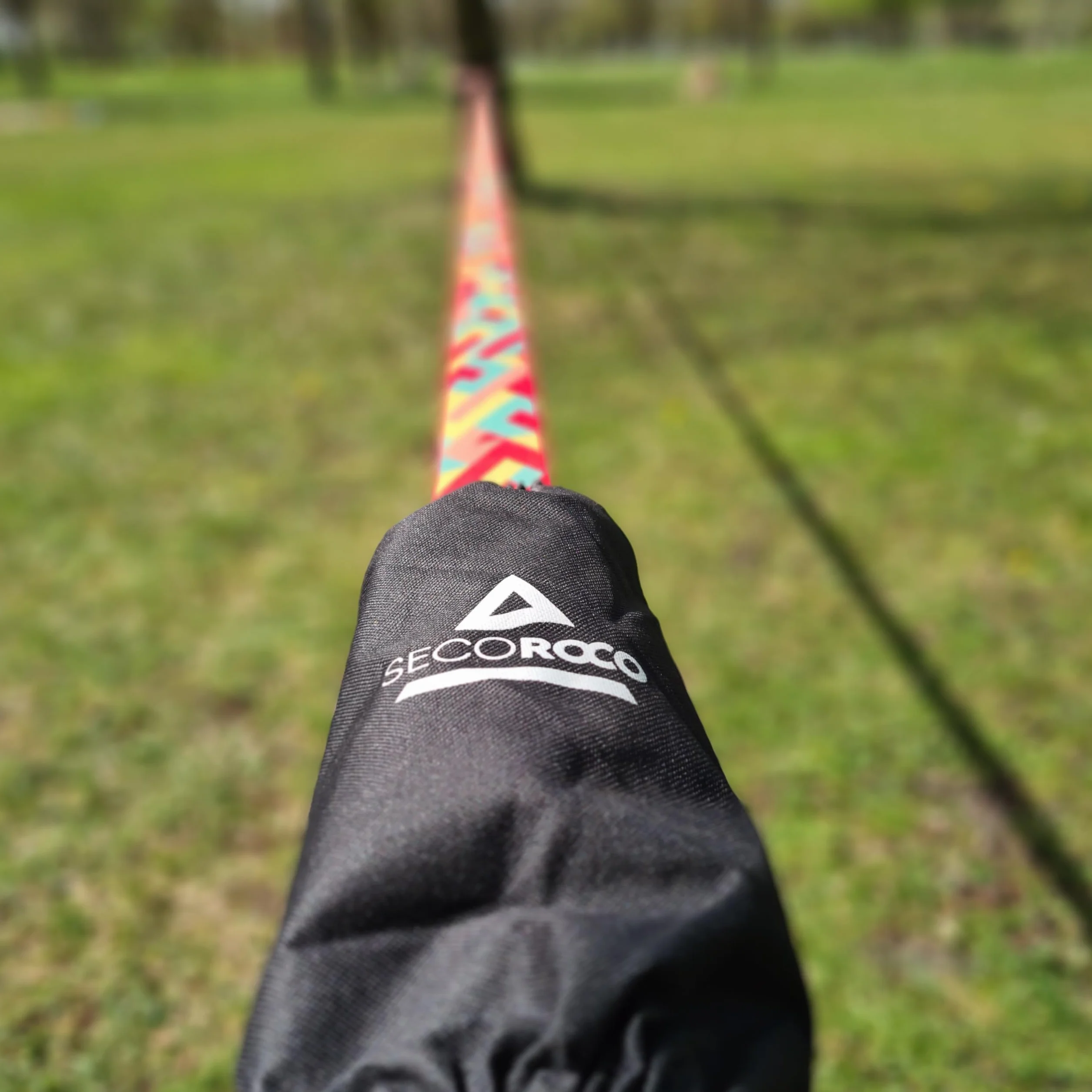 Kit slackline Secoroco 15-35 m 5 cm motif zig zig sac transport protection arbres cliquet