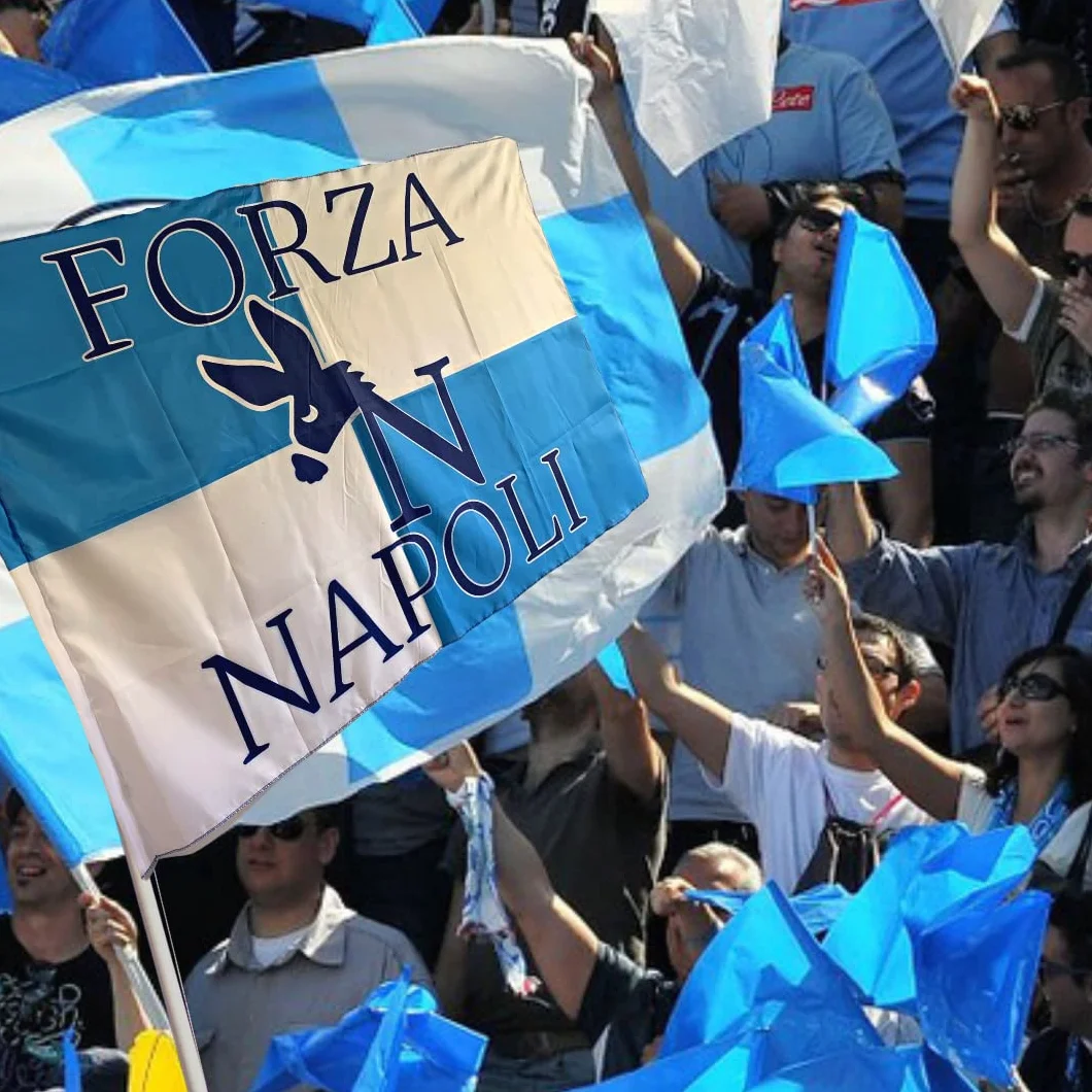 Drapeau Napoli 90 x 150 cm avec boucle pour tige + Collier Napoli 89 x 8 cm – Fan Championnat de Football