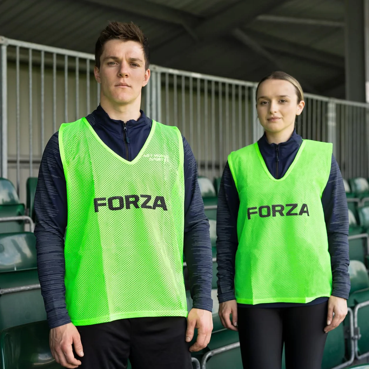 FORZA Chasubles d’Entraînement Pack de 15 | Léger, Tailles/Couleurs Multiples pour Adultes et Enfants | Football, Rugby, Hockey, Handball