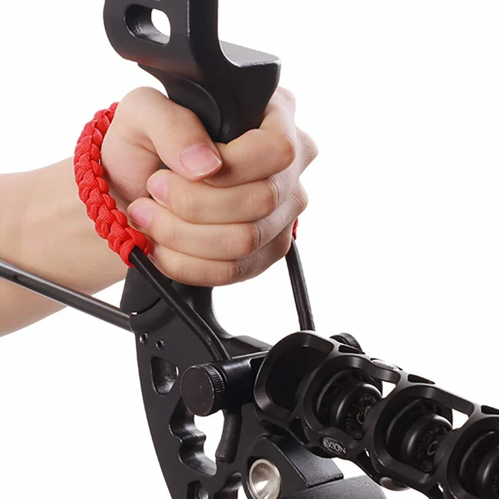 Bracelet de tir à l'arc Namvo - Sangle de poignet réglable en cuir durable - Rouge