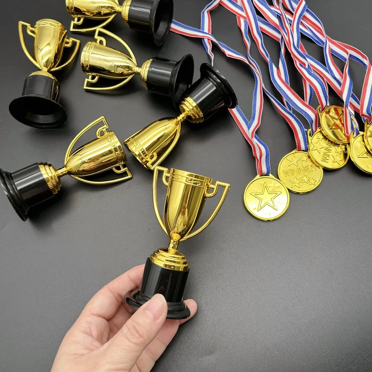 Trophy Cups Tasses de trophée Jeunesse doré Taille Unique
