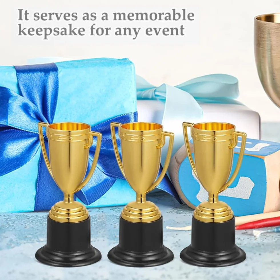 Mini Trophées Dorés 6 Petits Trophées en Plastique pour Anniversaires Enfants Tournois Sportifs Récompenses Scolaires