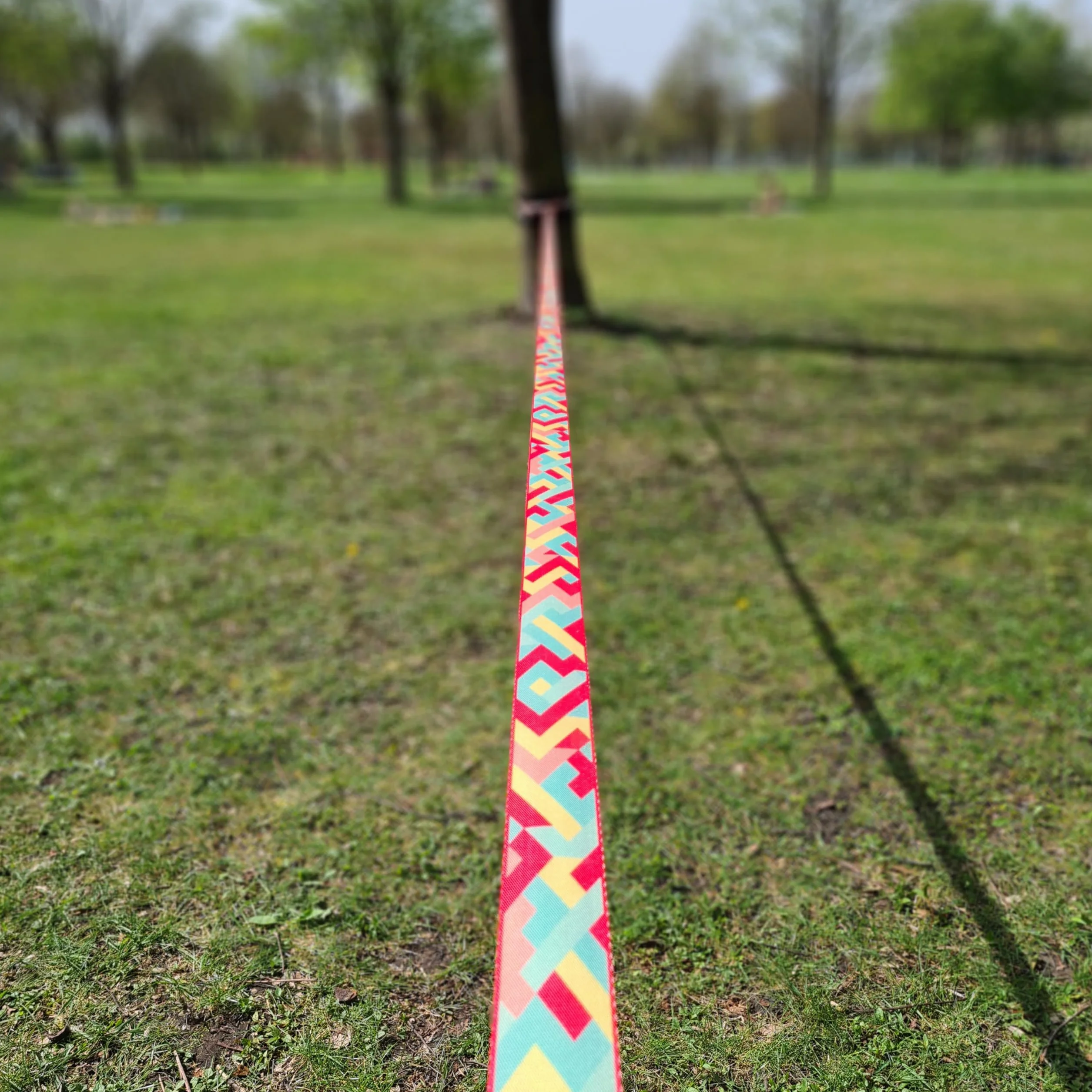 Kit slackline Secoroco 15-35 m 5 cm motif zig zig sac transport protection arbres cliquet