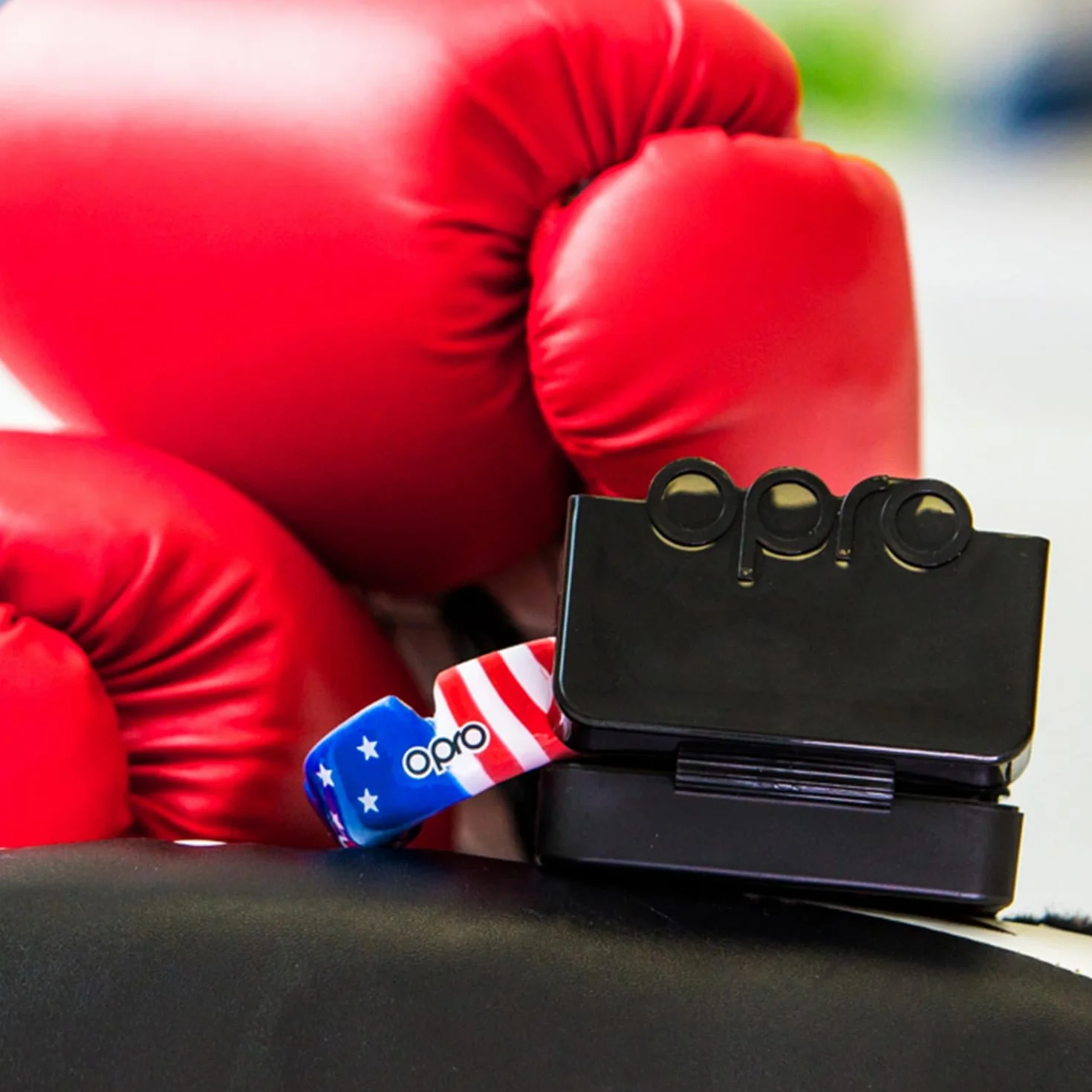 OPRO Étui anti-microbien pour protège-dents rugby boxe UFC MMA hockey