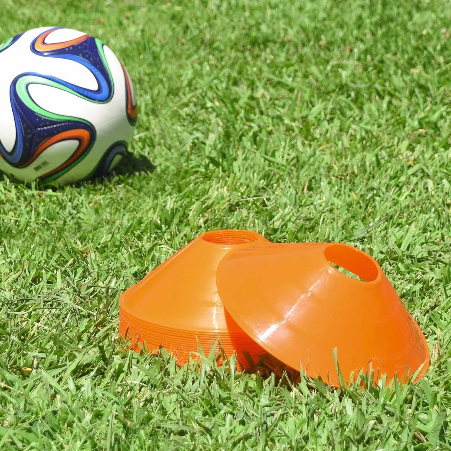 GEERDAN Plots de Marquage Football, Cône Signalisation Entrainement, 5 Couleurs avec Support Rangement