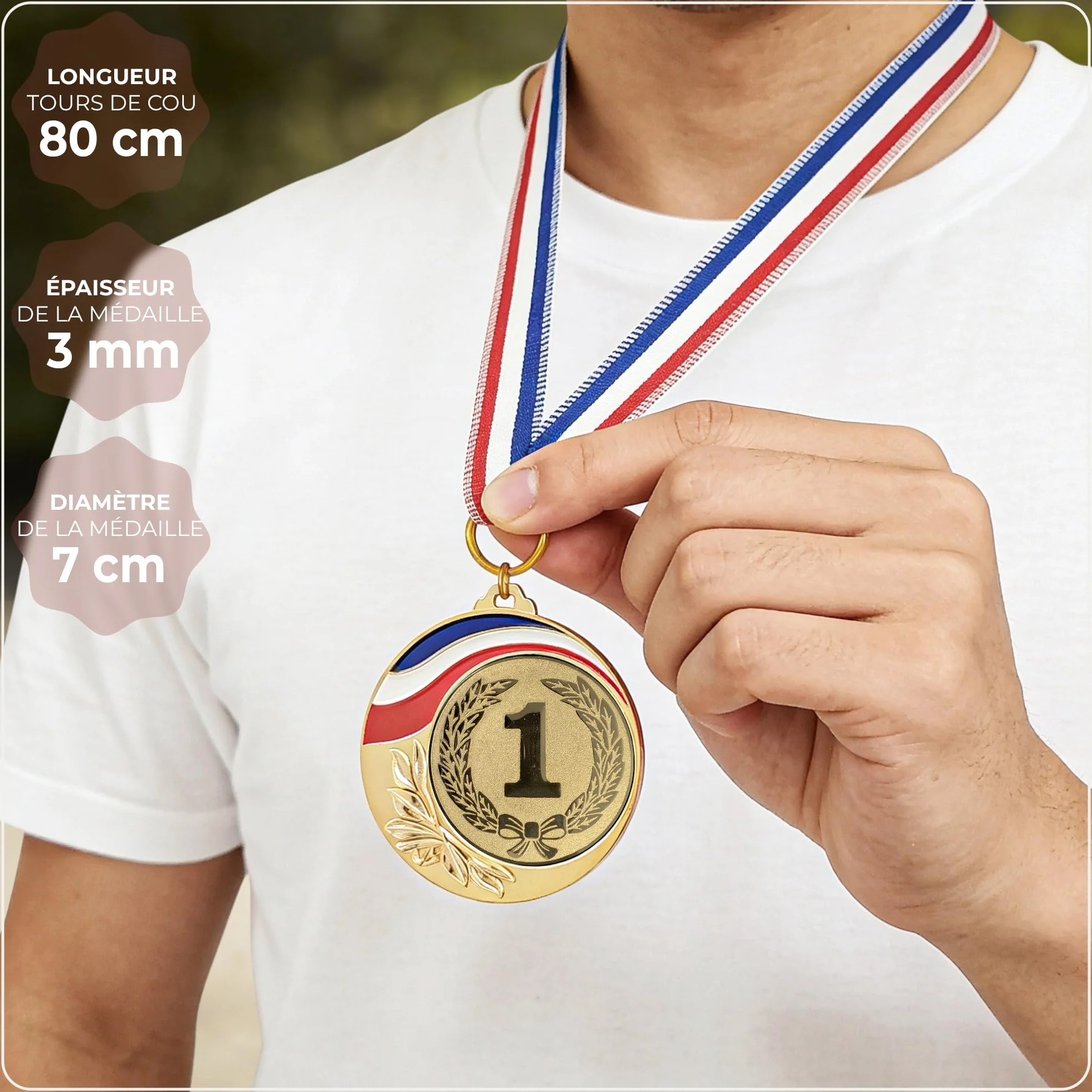 Médaille personnalisée or gravée 7 cm ruban France récompense sport concours