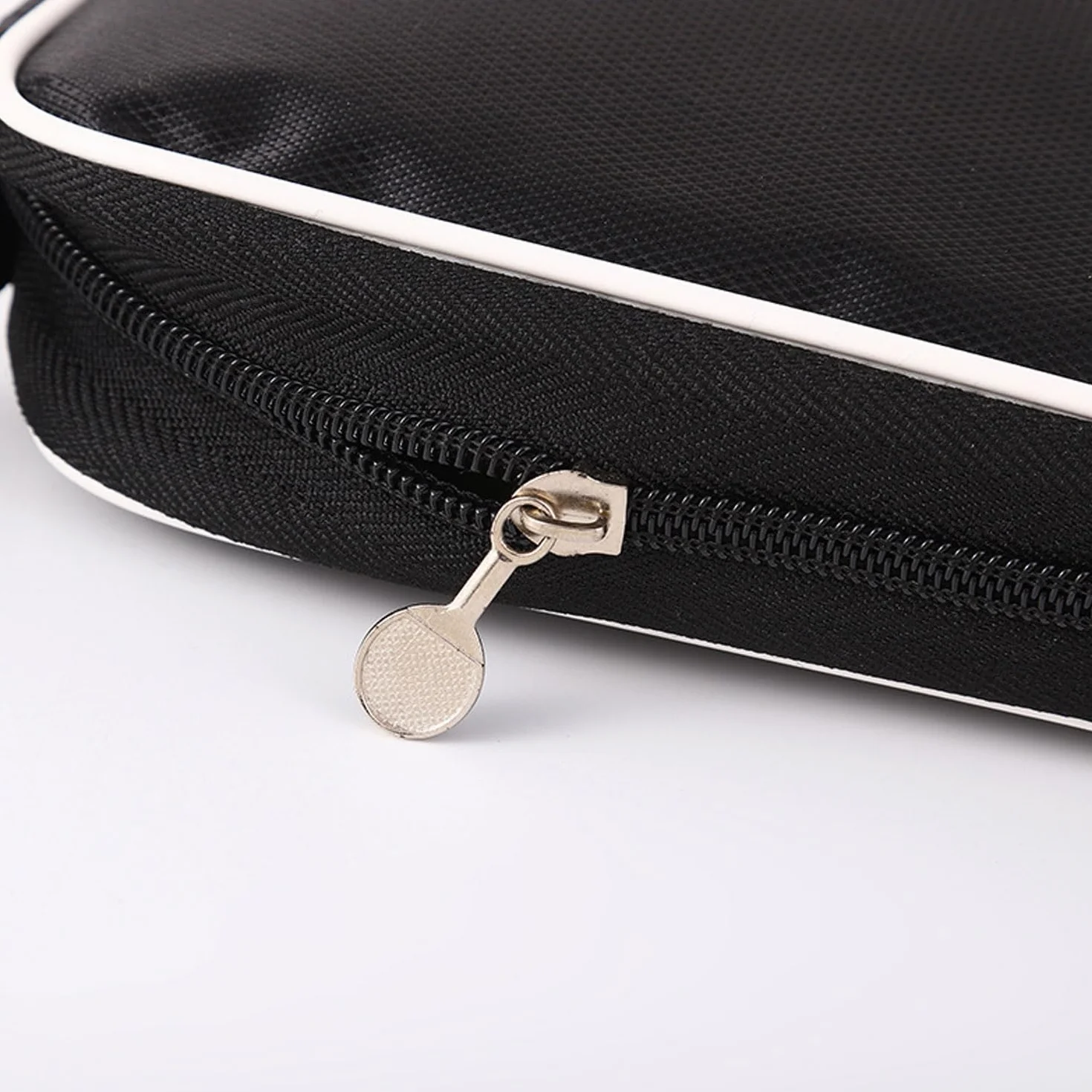 Housse Raquette de Tennis de Table Étui Portable Noir pour 2 Raquettes et 3 Balles, Sac de Transport Ping Pong, Léger et Résistant (Polyester)