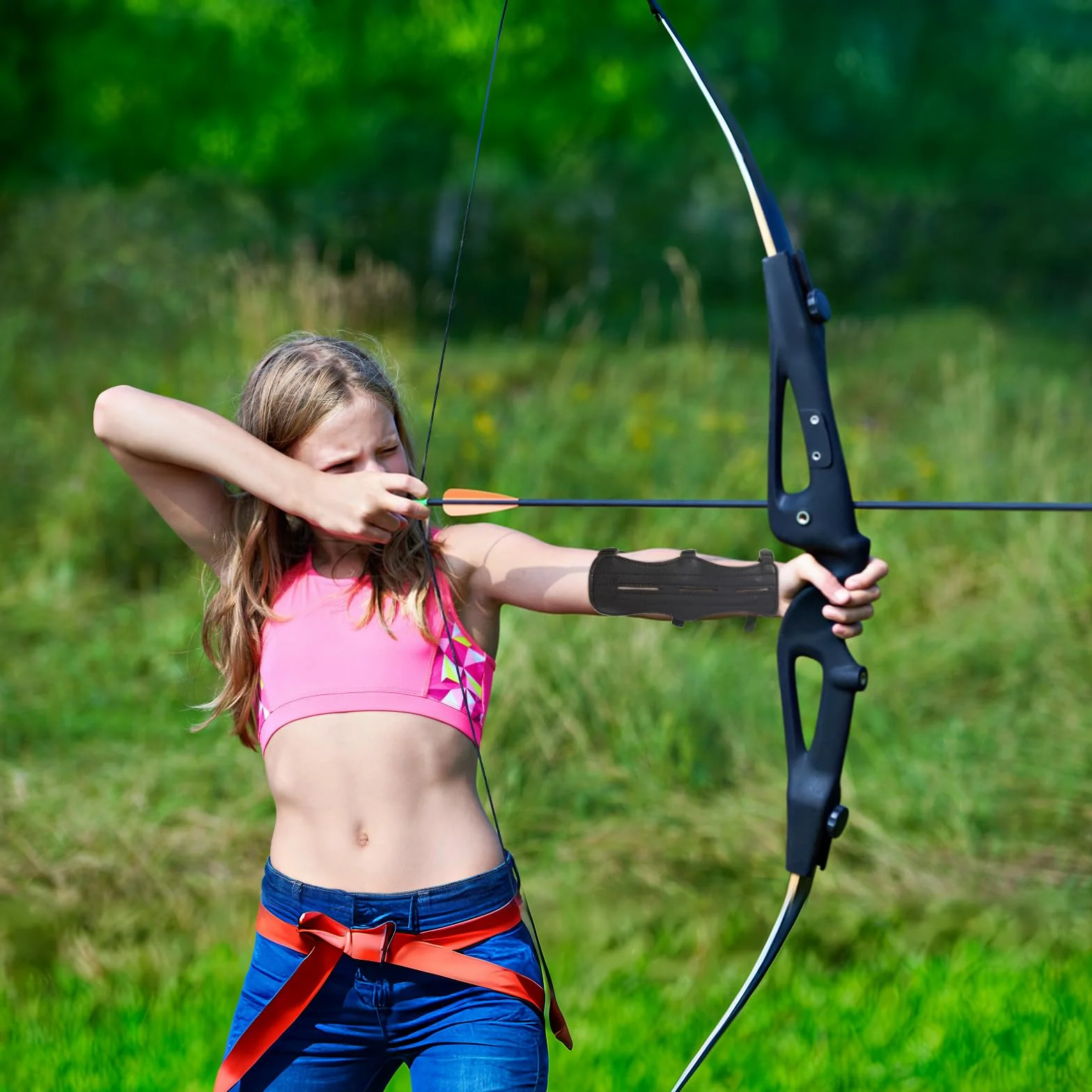 Set Protège Bras de Tir à l'Arc en Cuir PU Garde de Bras Noir Protection d'Avant-Bras avec Sangles Réglable et Protège Doigts pour Arc Classique Arc Composé