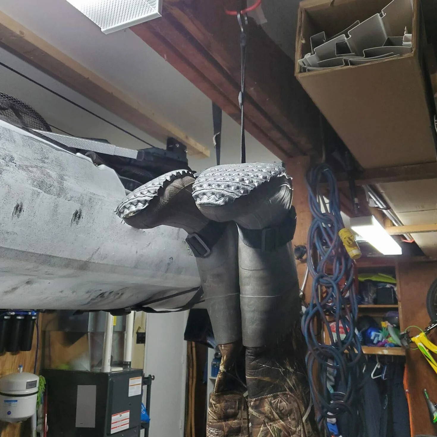Bassdash Portant pour Bottes de Pêche Réglable Sangle Stockage Séchage