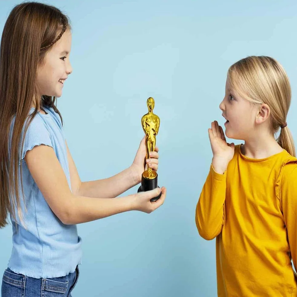 Trophées en Plastique Personnalisables 12 Pièces pour Football Enfants