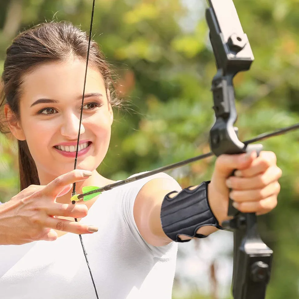 Garde de Bras de Tir à l'arc Réglable avec Protège Doigts, Protecteur en Cuir pour Arc Composé Arc Classique