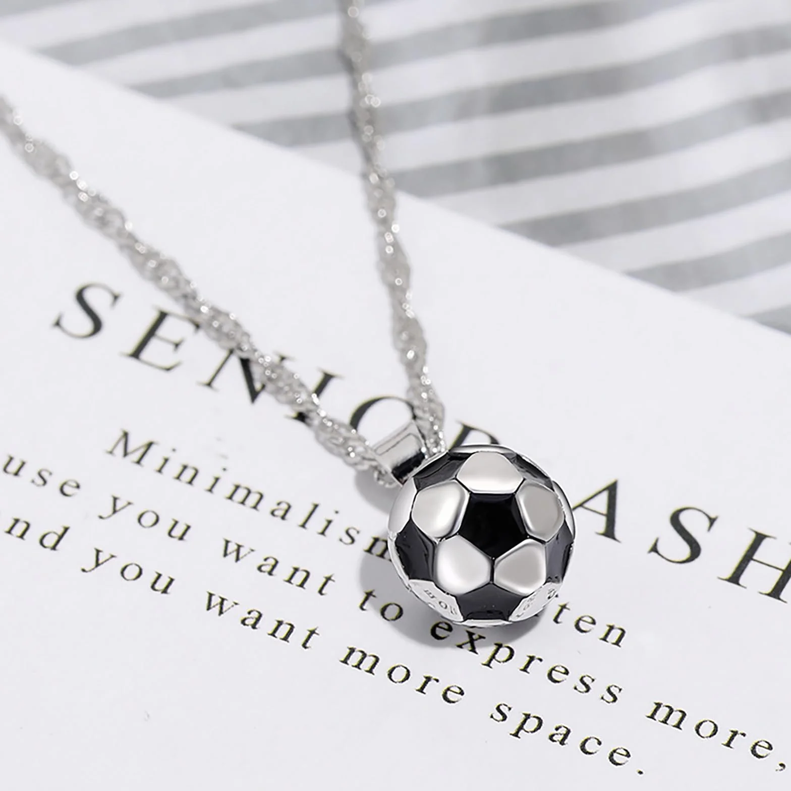 Collier football acier inoxydable 55 cm cadeau Noël unisexe