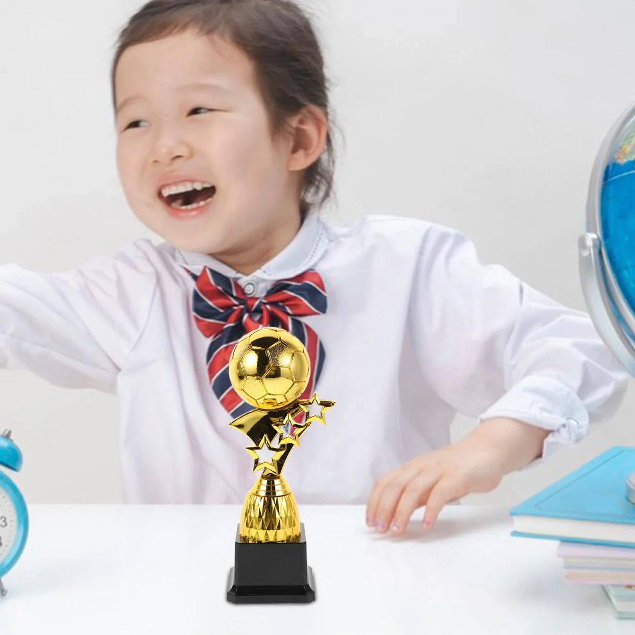 Toyvian Trophée Football Coupe du Monde Ballon Doré Récompense Vainqueur 9,04 x 2,95 x 2,95 Pouces