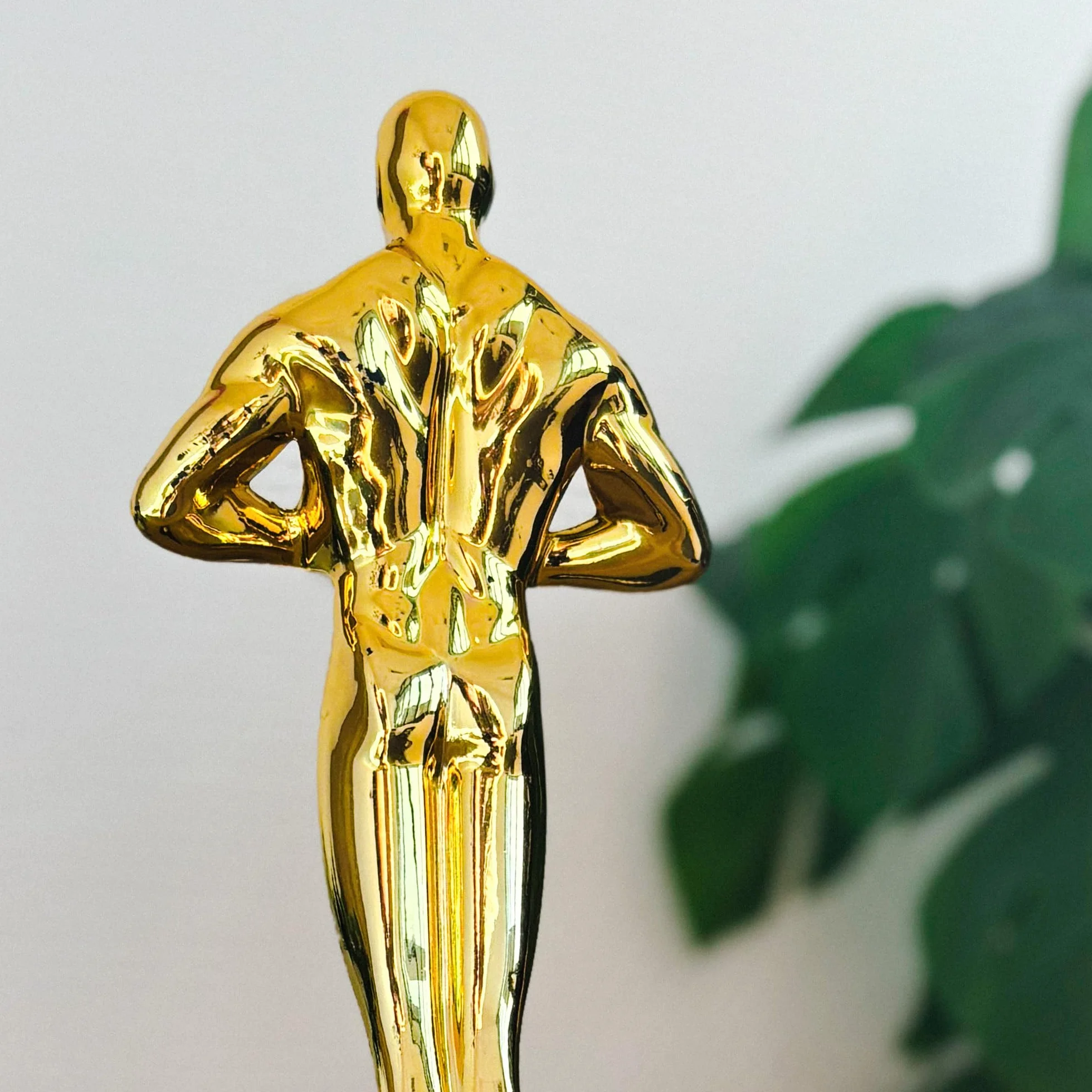 Trophée Personnalisable Statuette Dorée Gravé Texte Cadeau Fête des Pères Noël Retraite Homme