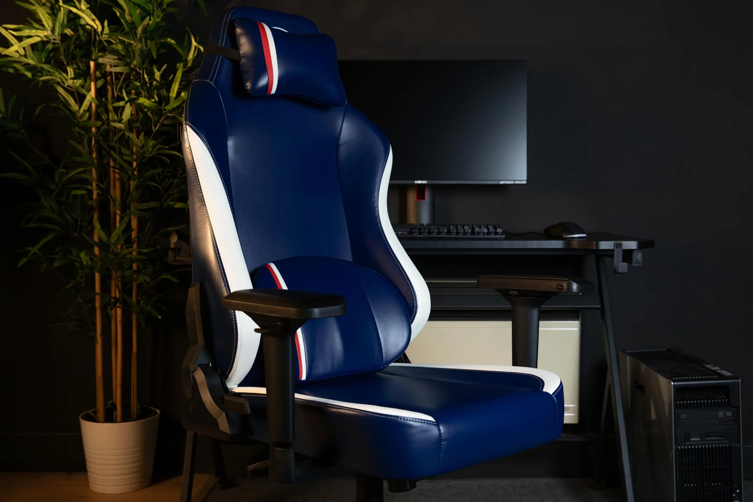 Konix PSG Chaise de Bureau Gaming Premium Inclinaison 150° Cuir Polyuréthane Coussin Lombaire Cervical Réglable Appui Tête Bleu