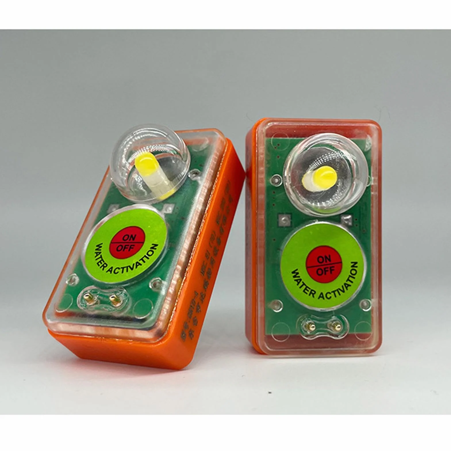 LETROBILES LED Lumière activée par l'eau - Locateur de survie automatique portable - Équipement de sauvetage à faisceau haute intensité, dispositif de sécurité maritime