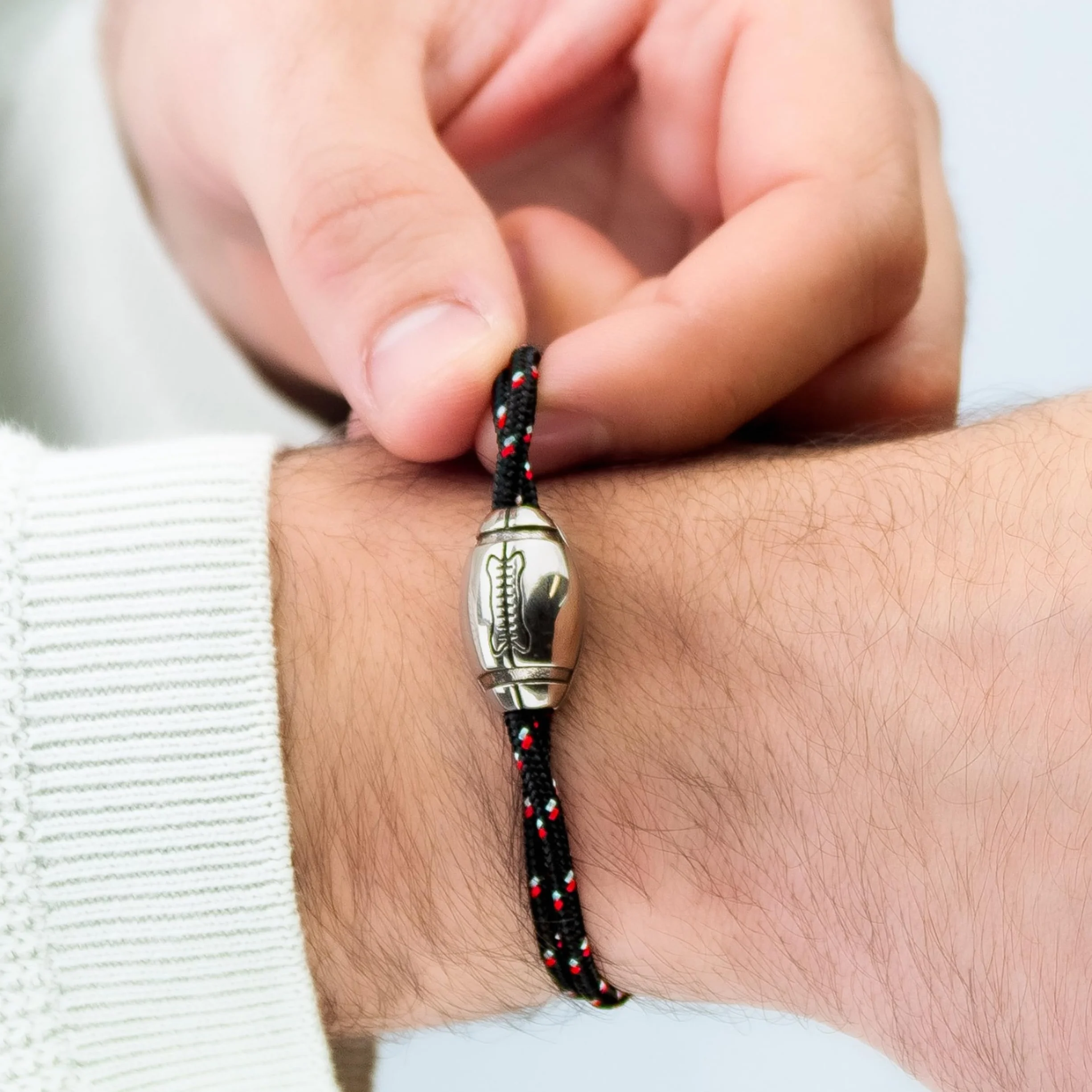 Bracelet rugby Ernestine taille ajustable breloque ballon XV de France homme cadeau