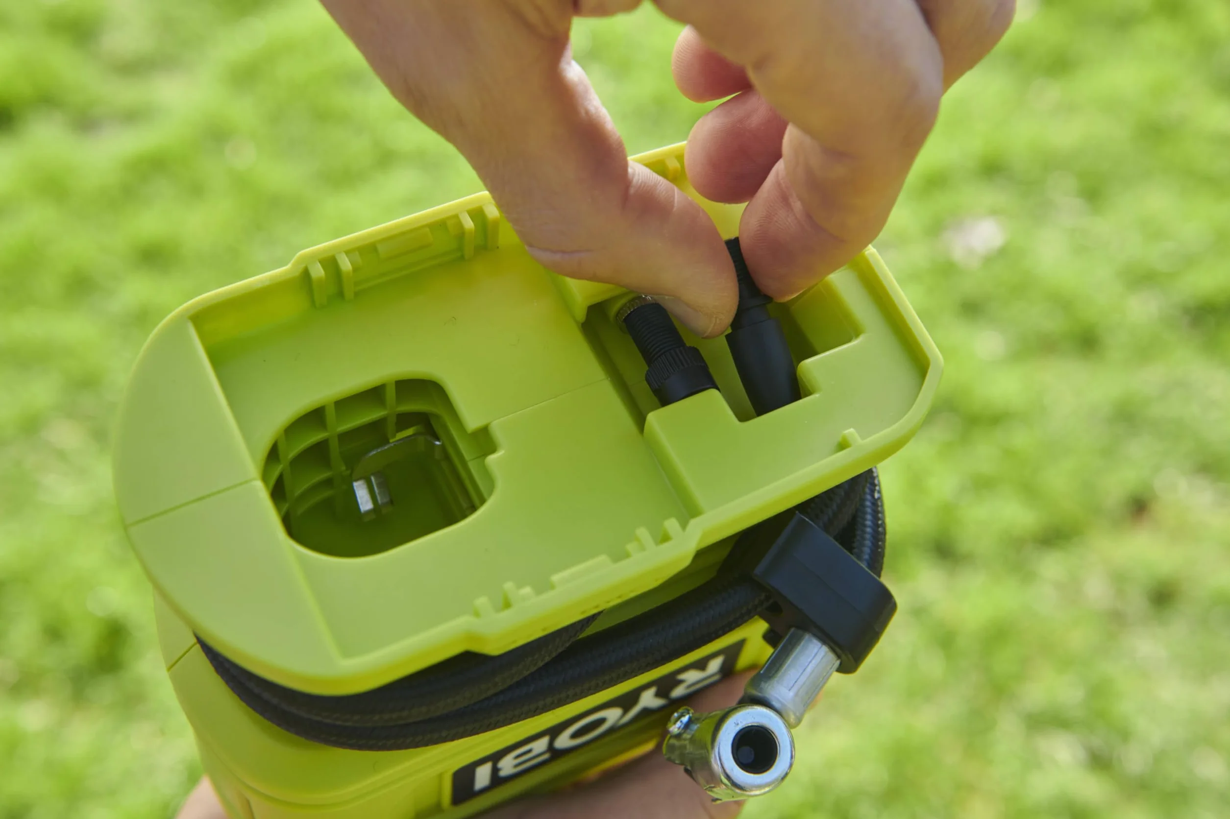 RYOBI Gonfleur Compresseur 18V ONE+ RPI18-0 Haute Pression 11 Bars