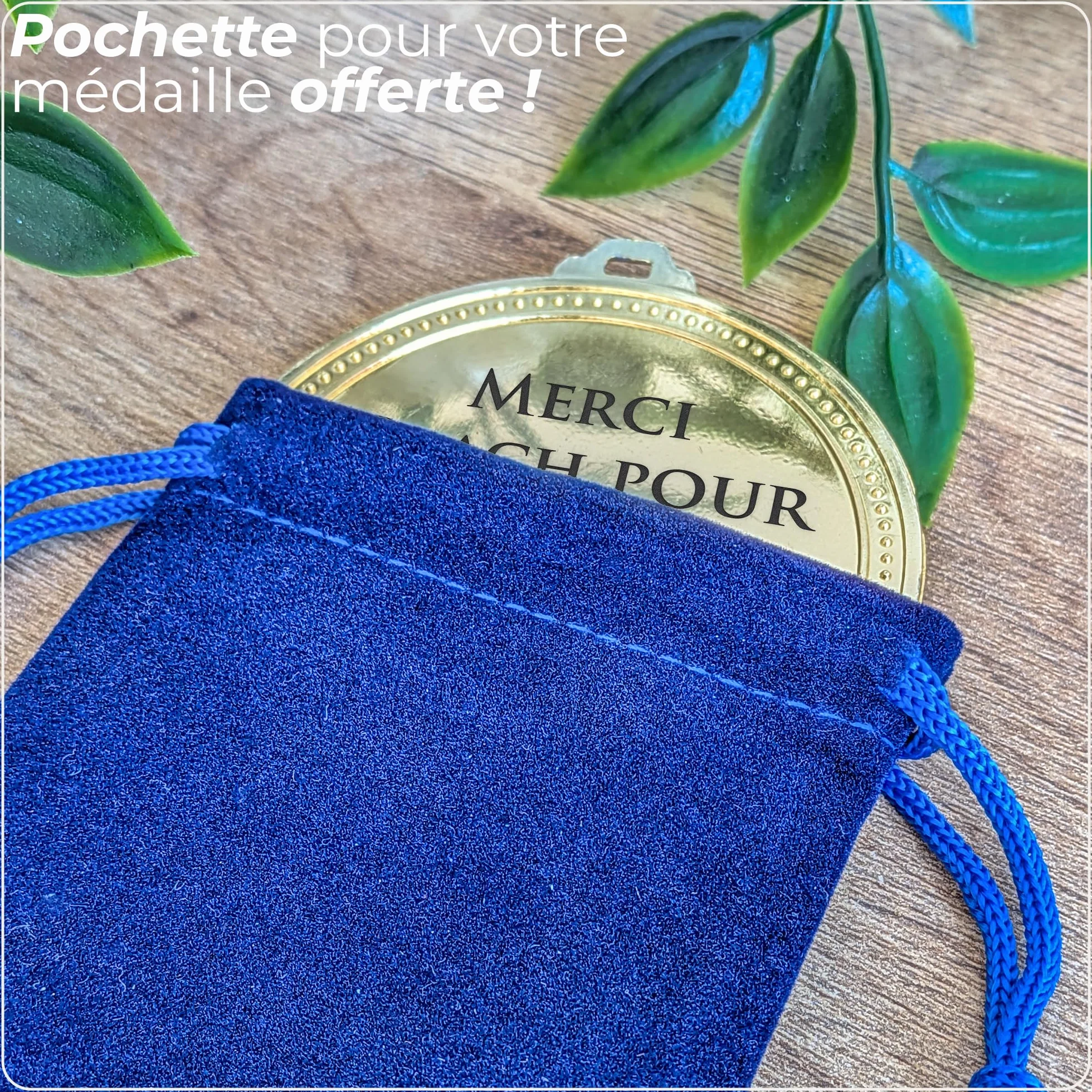 Médaille personnalisée or gravée 7 cm ruban France récompense sport concours