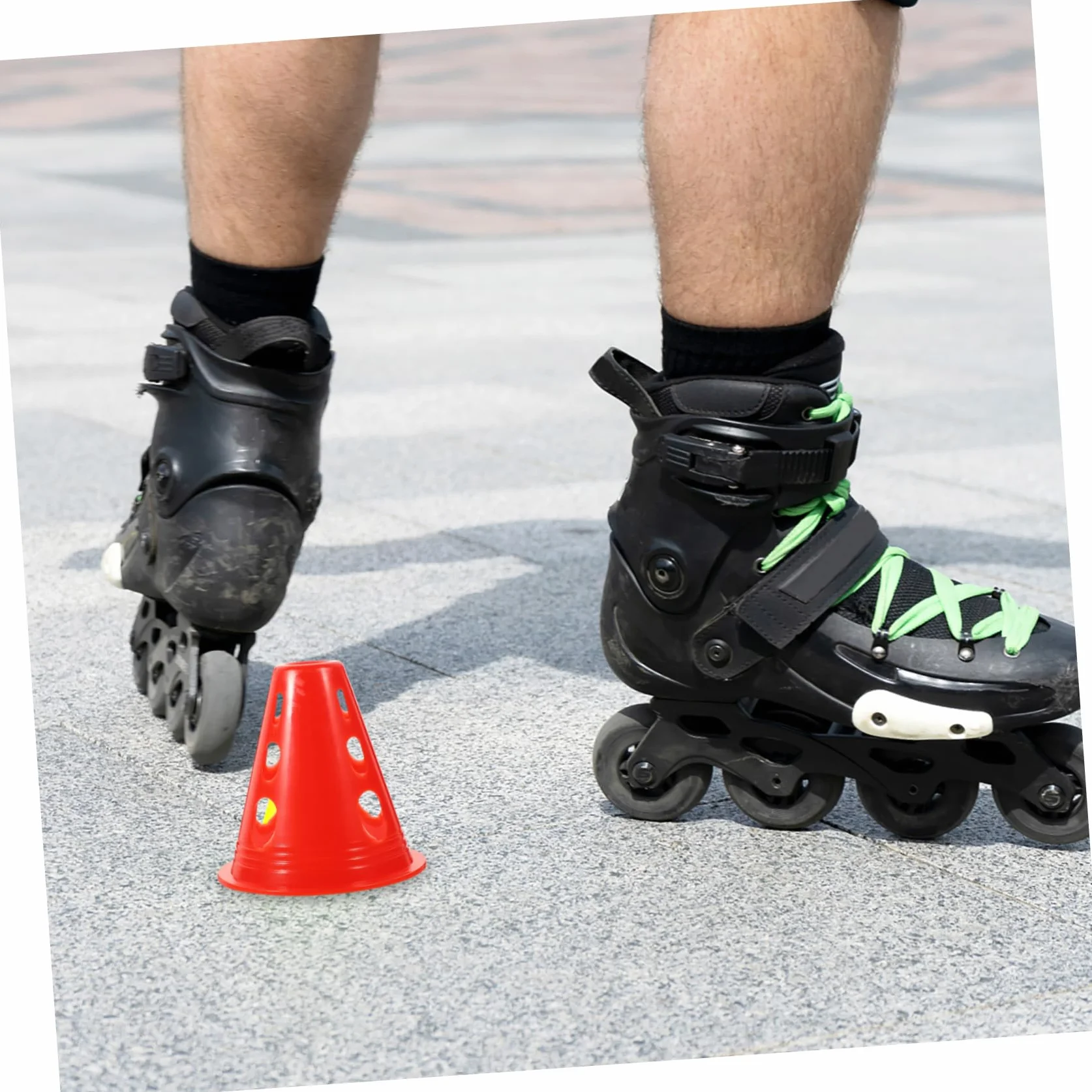 Mini Cônes d'Agilité Plastique Colorés pour Patinage à Roulettes - Lot de 20