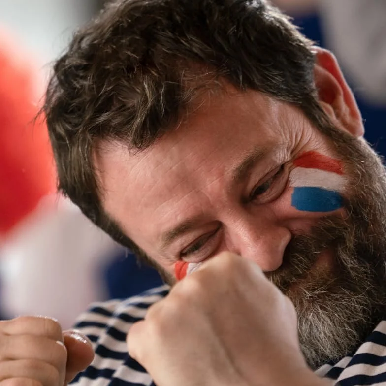 Kit Supporters Français Drapeau Cape & Stick de Maquillage Bleu-Blanc-Rouge France
