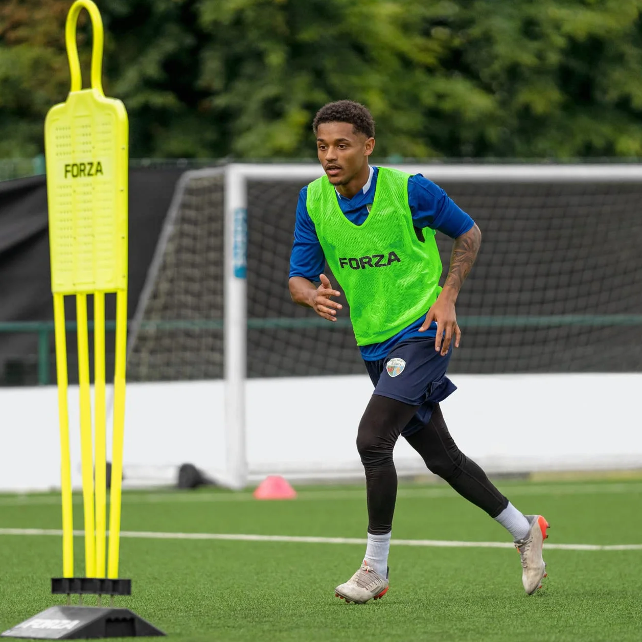 FORZA Chasubles d’Entraînement Pack de 15 | Léger, Tailles/Couleurs Multiples pour Adultes et Enfants | Football, Rugby, Hockey, Handball
