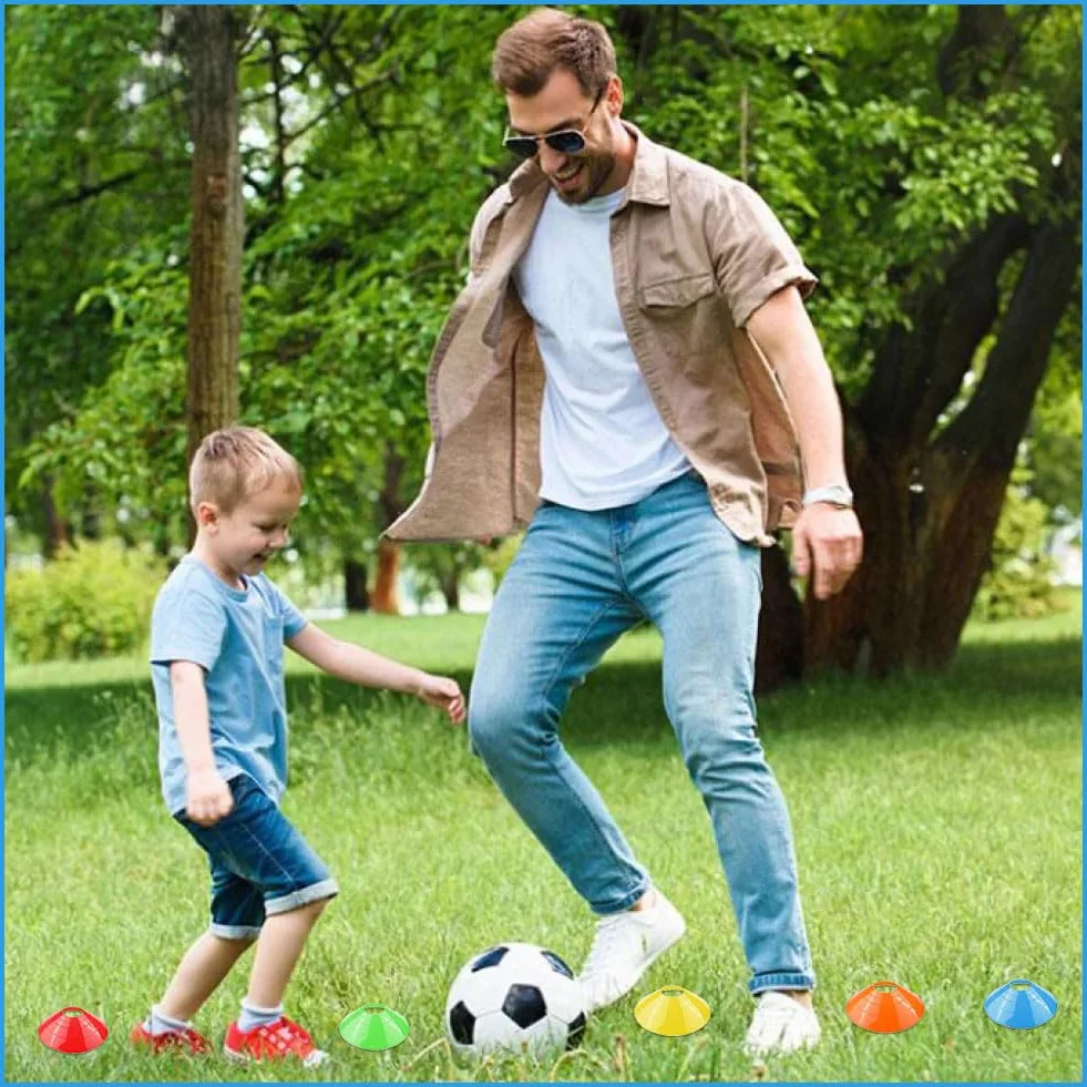 Lot de 15 Cônes d'Entraînement en PE Souple - 5 Couleurs Vives pour Football, Rugby, Fitness