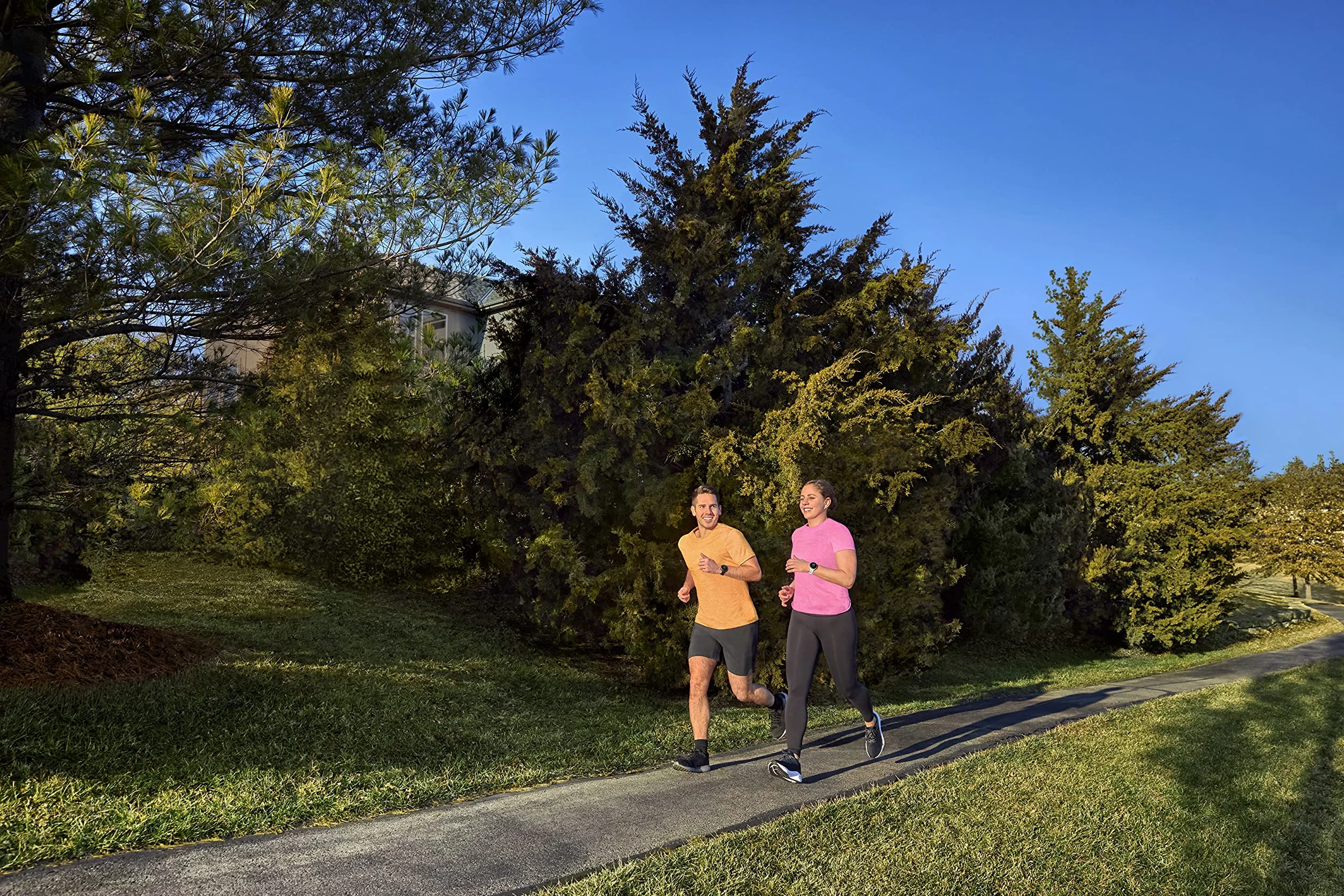 Garmin Forerunner 55 Montre GPS Running avec Cardio au Poignet Noir 42 mm