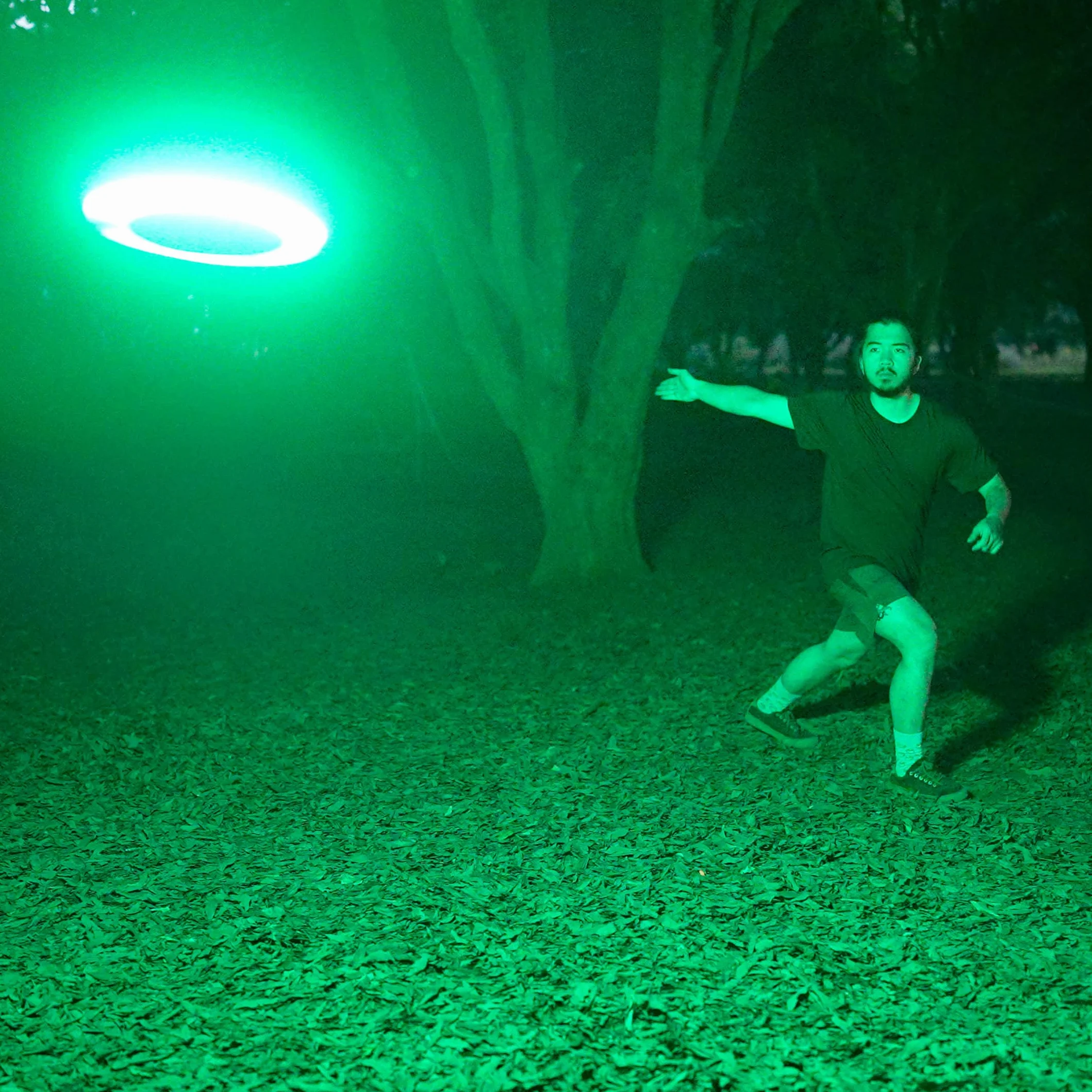 TOSY Frisbee 175g Disque Volant 36 LED Lumineux Rechargeable Auto on/Off