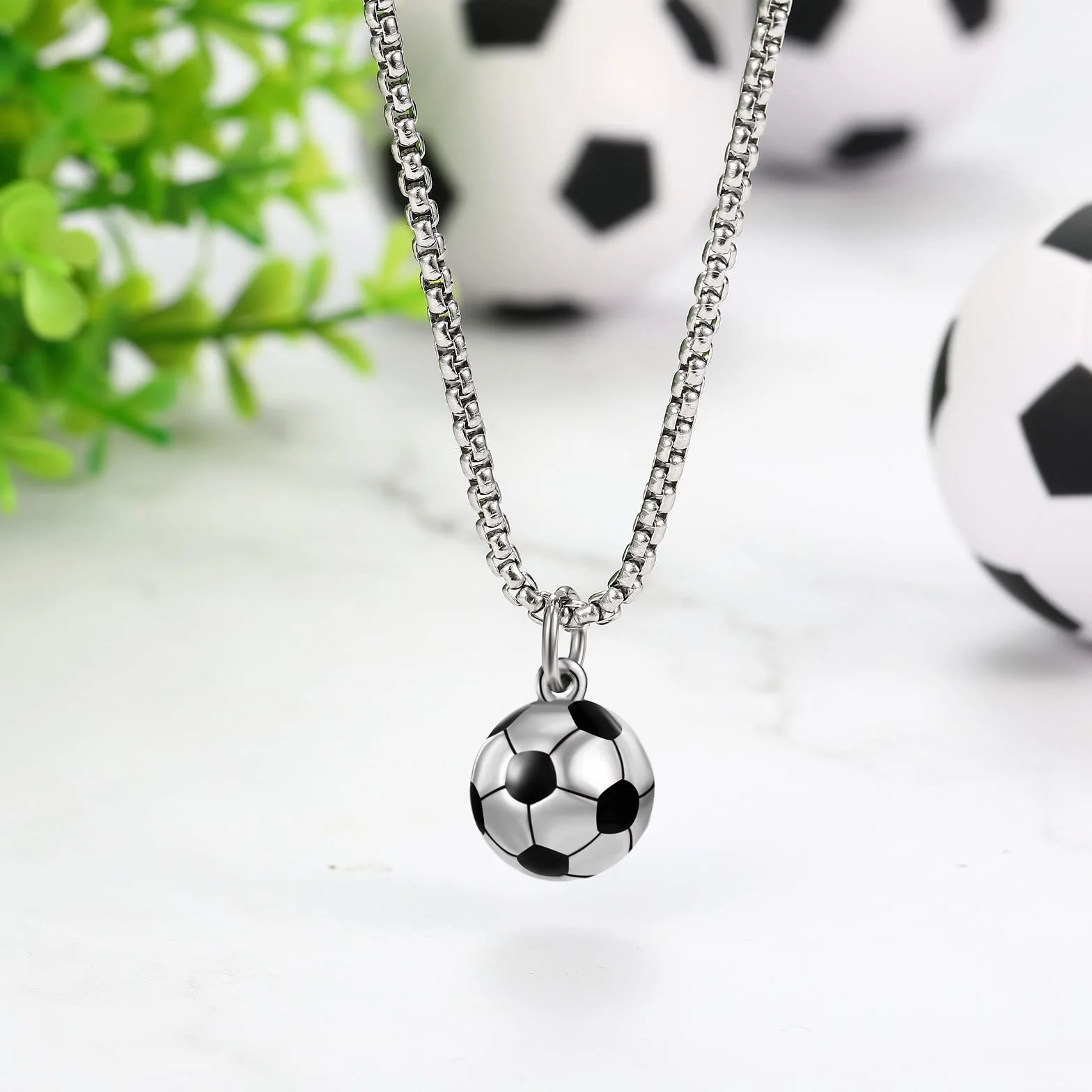 Collier de Football en Acier Inoxydable Cadeaux pour Filles Garçons Enfants Argent Chaîne Pendentif