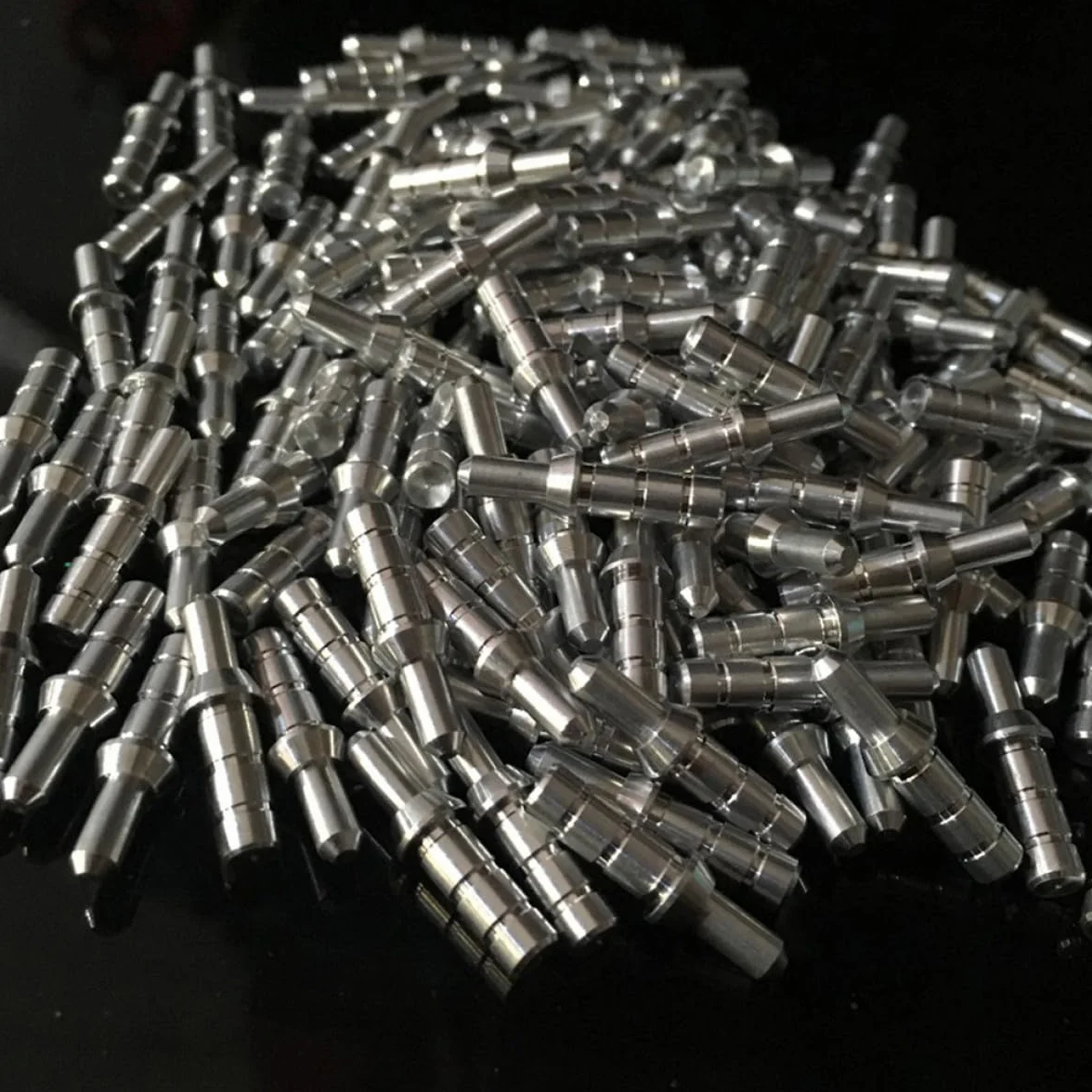 Veemoon Encoche en Aluminium 4,2 mm Intérieur 40 Pièces Accessoire de Tir à l'Arc pour Arc à Poulies